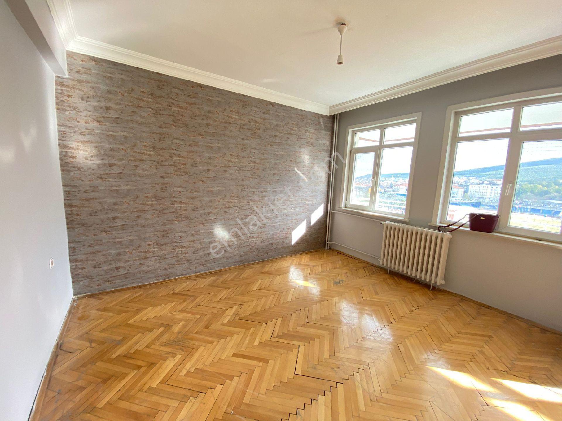 İstasyon Caddesinde Nezih Bir Apartmanda Geniş Kiralık 3+1 Daire - Görsel 4