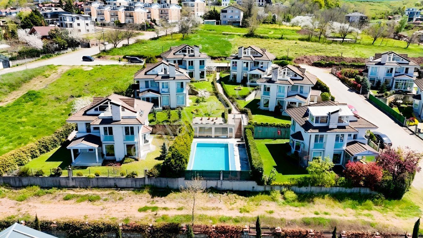 Çağlayan Elegance Sitesinde Deniz Manzaralı 4+1 Tripleks Villa - Görsel 6