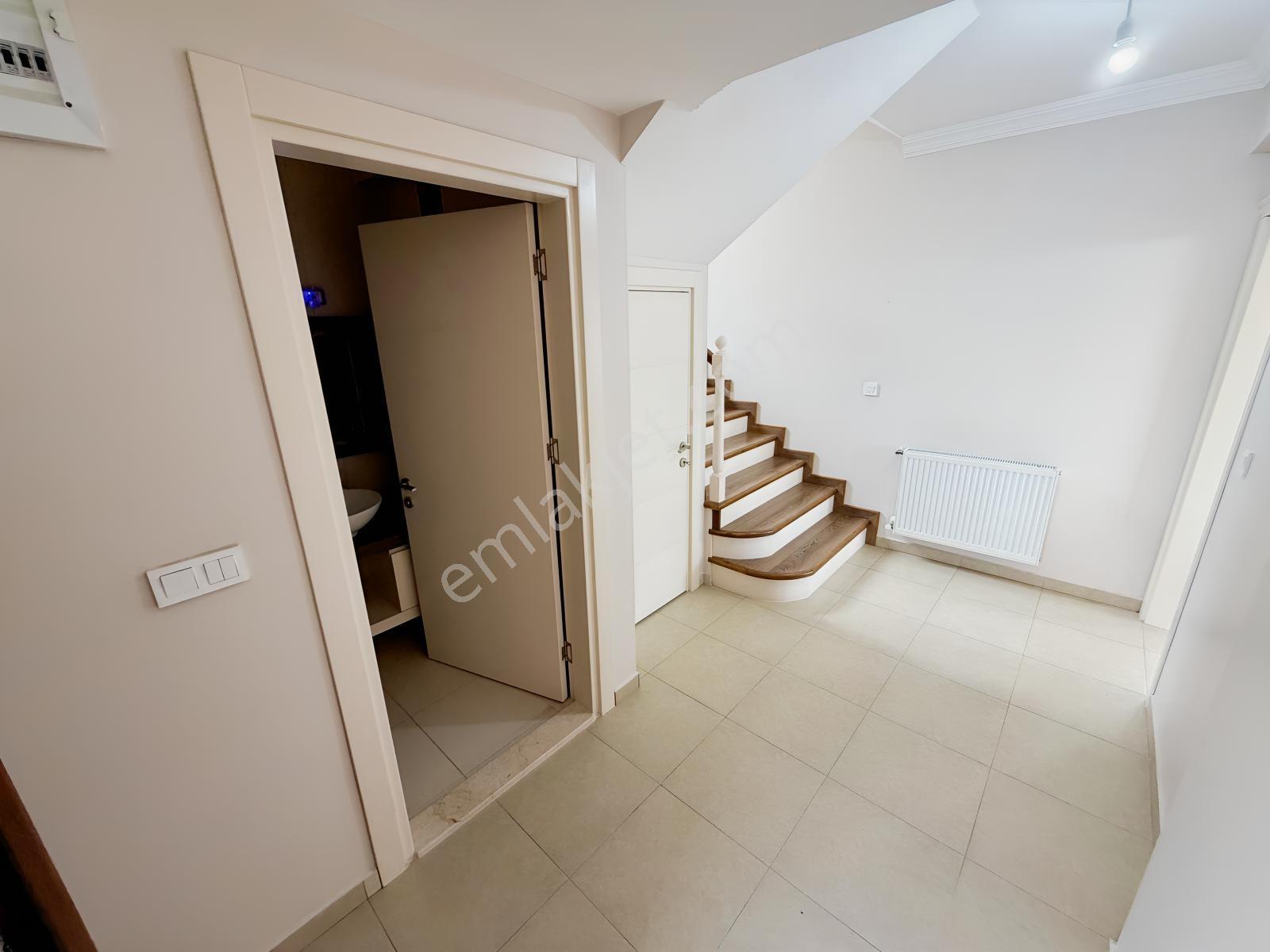 Çağlayan Elegance Sitesinde Deniz Manzaralı 4+1 Tripleks Villa - Görsel 14