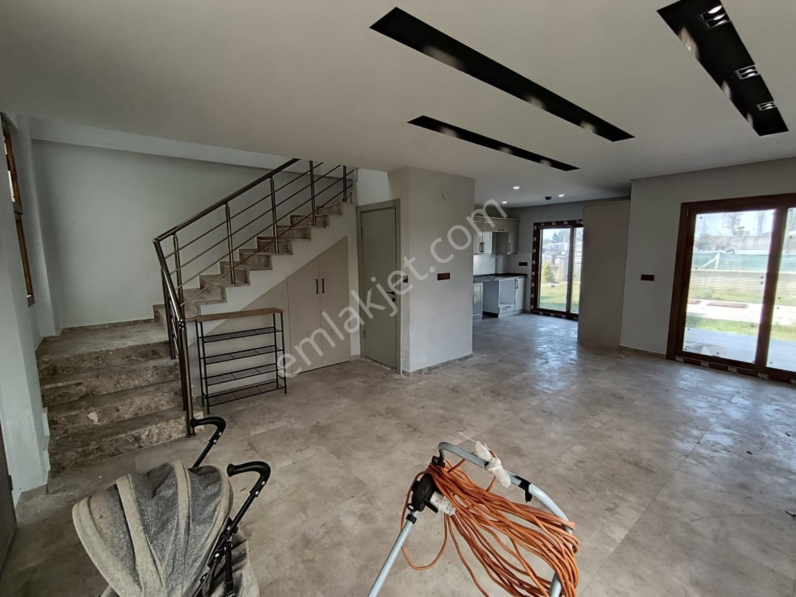 Havuzlu Sitede Sıfır Müstakil Villa, Sahile 1 Km Mesafede - Görsel 12