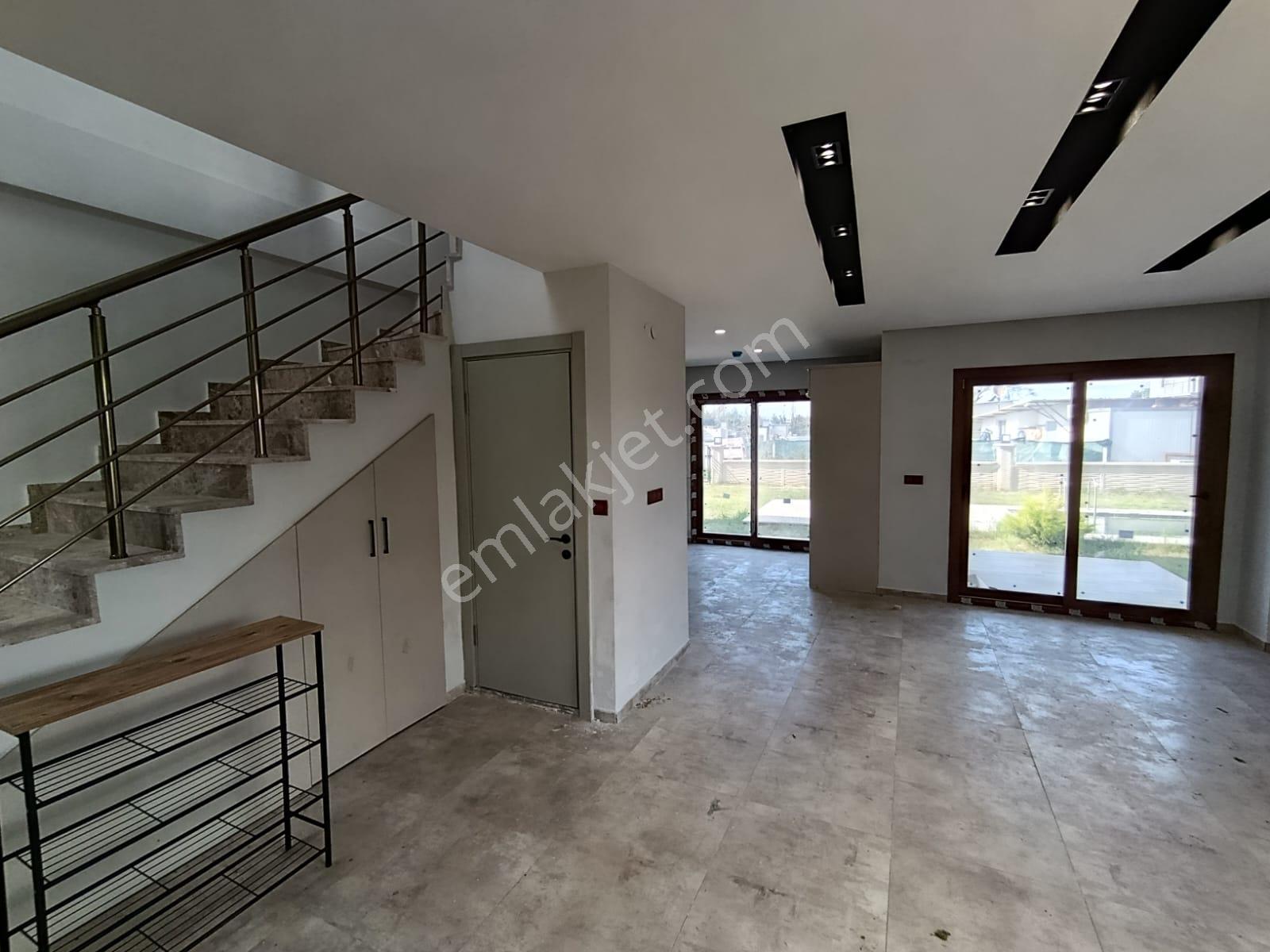 Havuzlu Sitede Sıfır Müstakil Villa, Sahile 1 Km Mesafede - Görsel 6