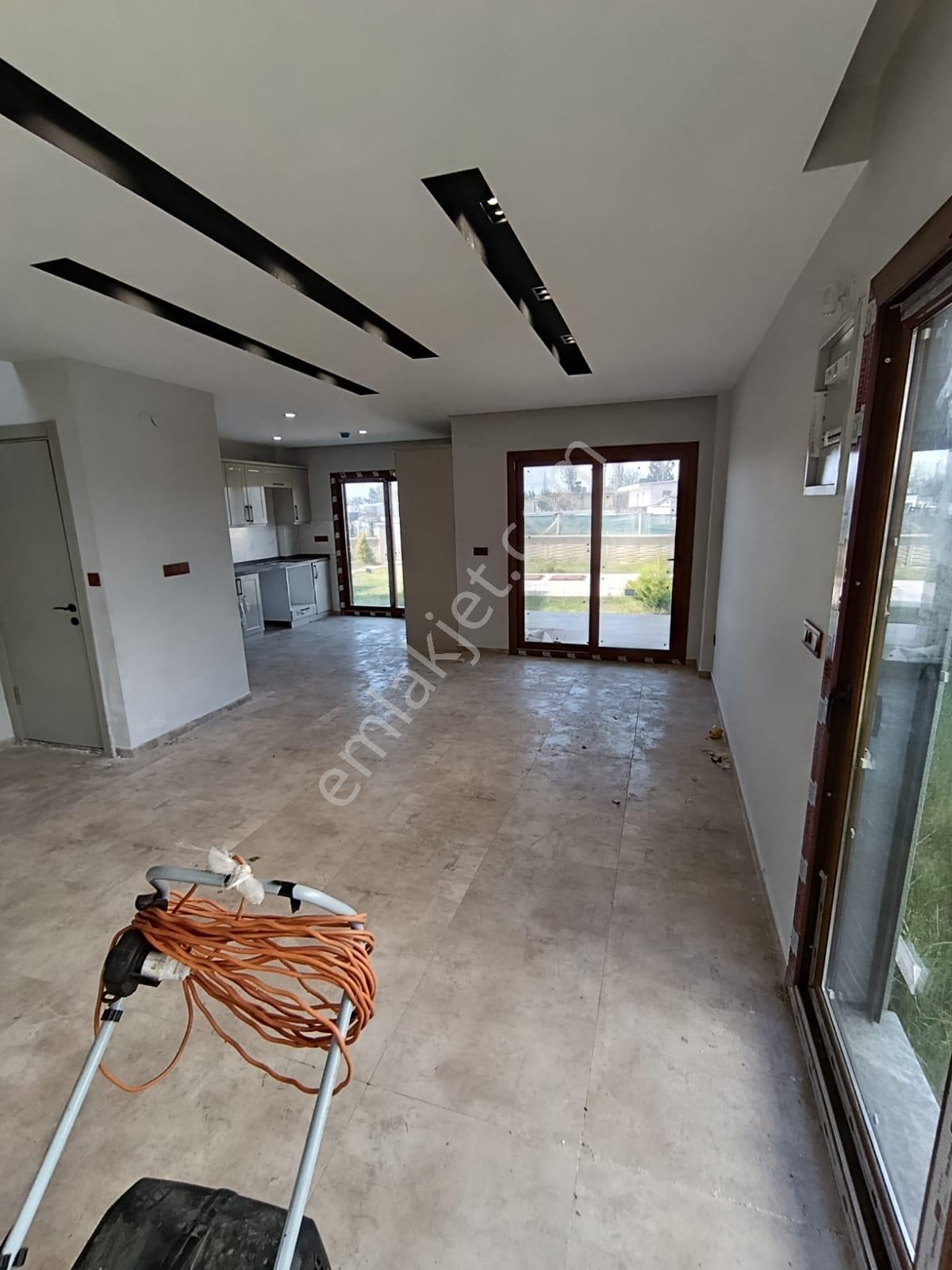 Havuzlu Sitede Sıfır Müstakil Villa, Sahile 1 Km Mesafede - Görsel 13