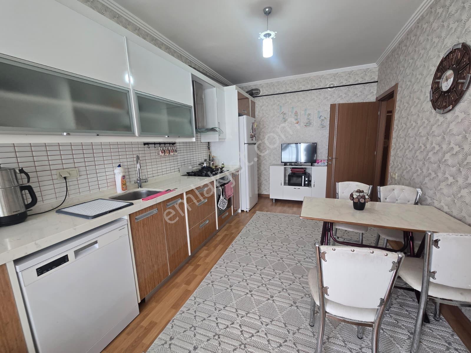 Binevler Sitesi Ara Kat Masrafsız 3+1 Daire - Görsel 3