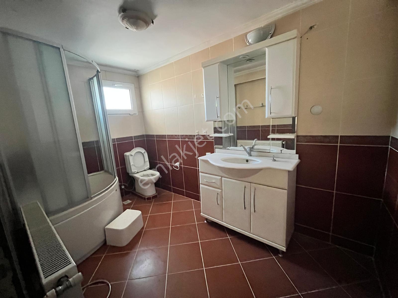 Danışment Yakını Yunus Emre Cad. Üzerinde Asansörlü Site İçi 3+1 - Görsel 2