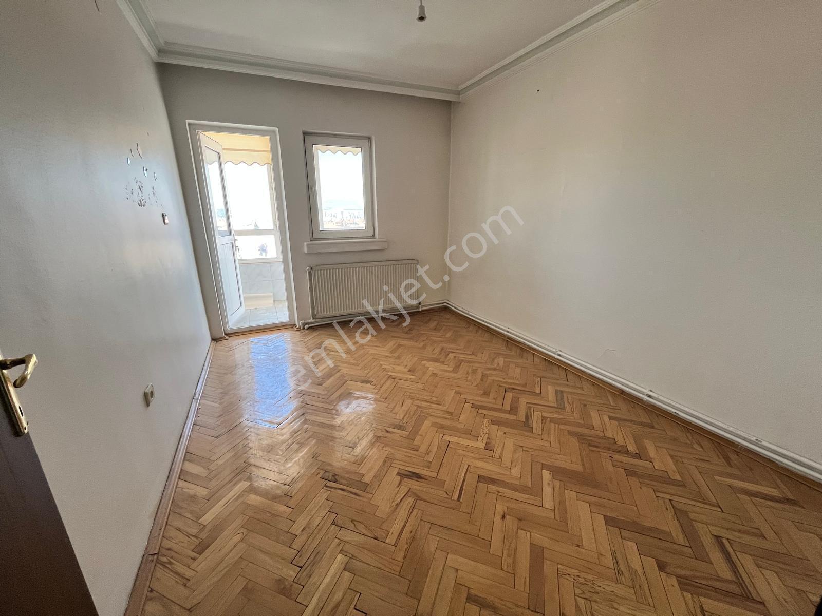 Danışment Yakını Yunus Emre Cad. Üzerinde Asansörlü Site İçi 3+1 - Görsel 16