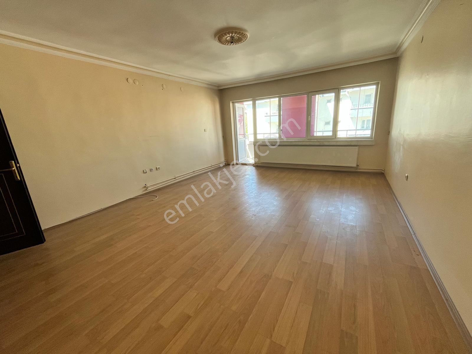 Danışment Yakını Yunus Emre Cad. Üzerinde Asansörlü Site İçi 3+1 - Görsel 10