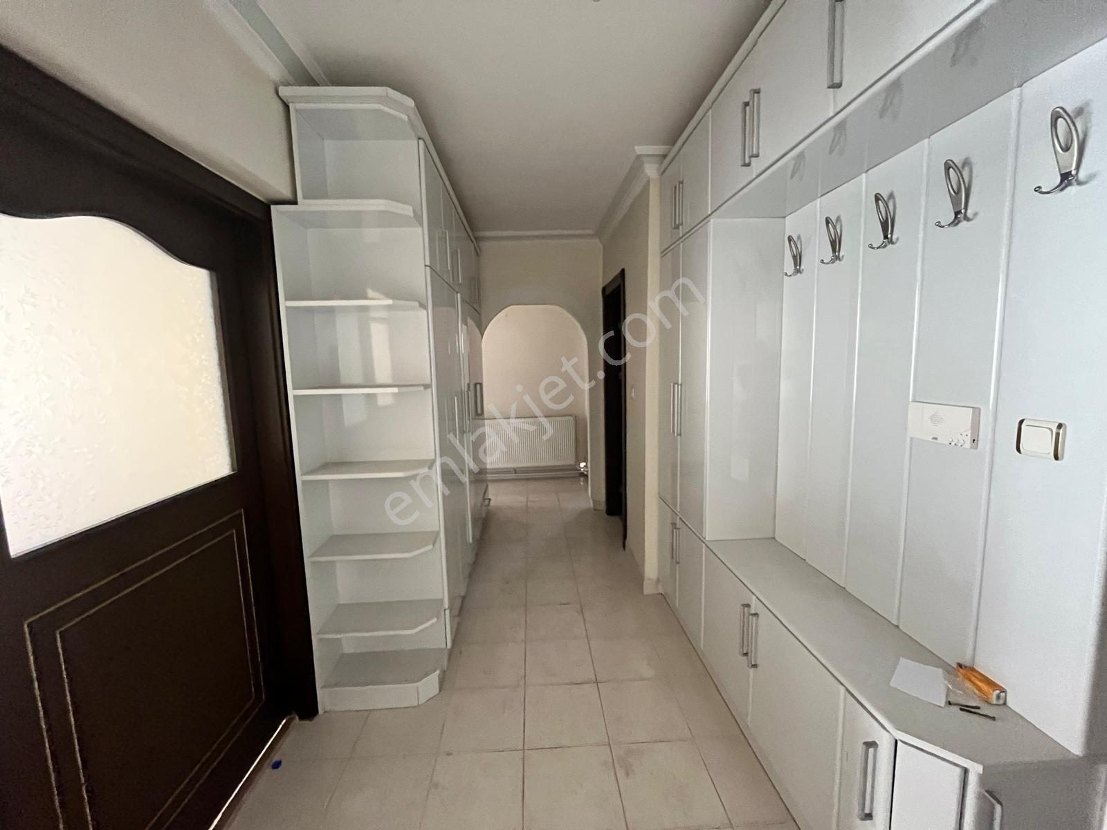 Danışment Yakını Yunus Emre Cad. Üzerinde Asansörlü Site İçi 3+1 - Görsel 6