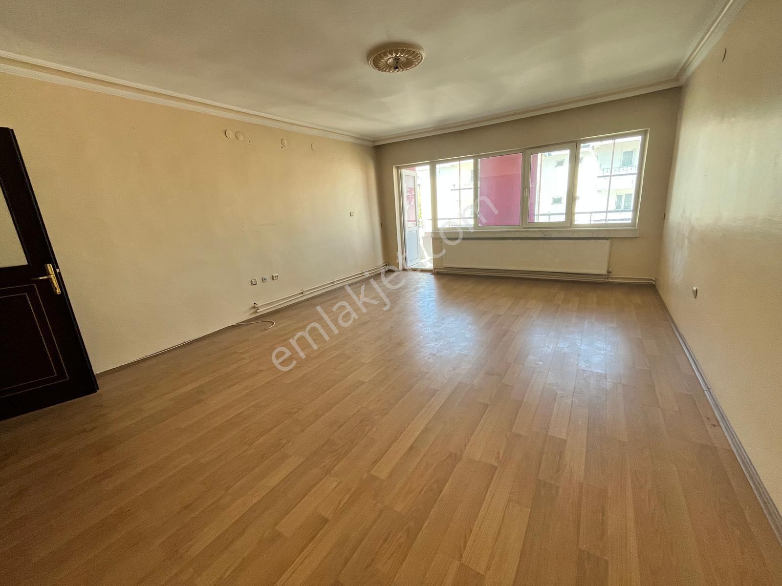 Danışment Yakını Yunus Emre Cad. Üzerinde Asansörlü Site İçi 3+1 - Görsel 9
