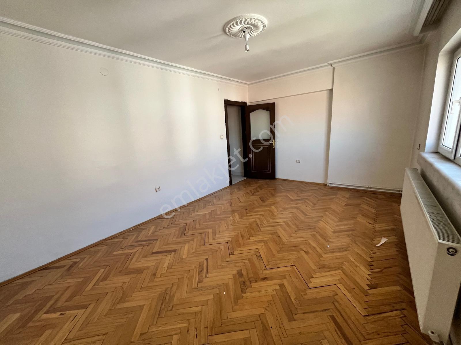 Danışment Yakını Yunus Emre Cad. Üzerinde Asansörlü Site İçi 3+1 - Görsel 28