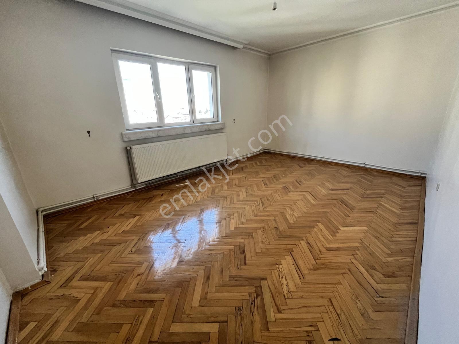 Danışment Yakını Yunus Emre Cad. Üzerinde Asansörlü Site İçi 3+1 - Görsel 24