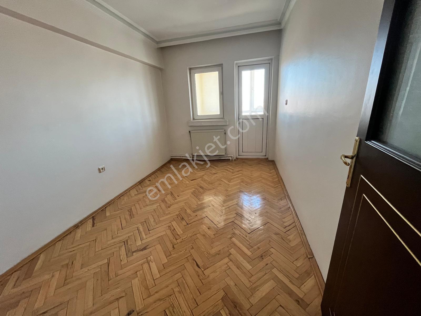 Danışment Yakını Yunus Emre Cad. Üzerinde Asansörlü Site İçi 3+1 - Görsel 21