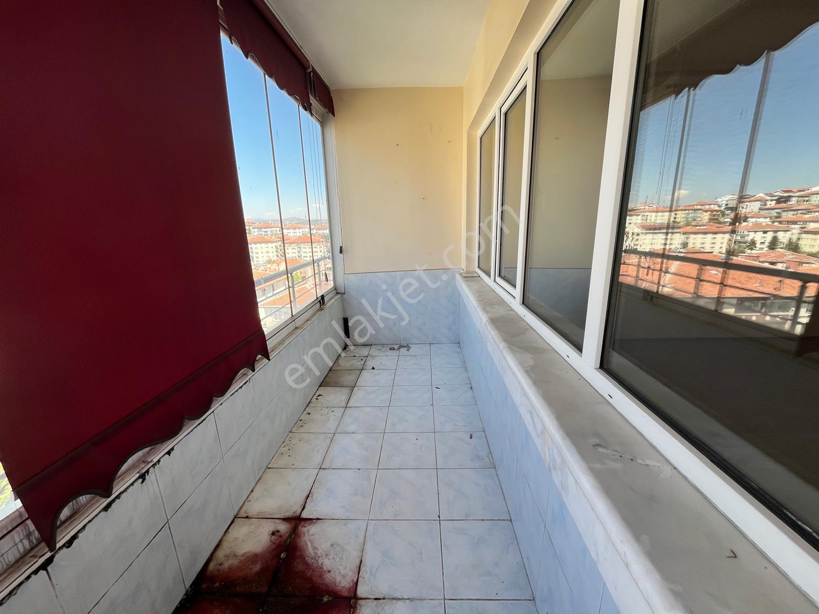 Danışment Yakını Yunus Emre Cad. Üzerinde Asansörlü Site İçi 3+1 - Görsel 13
