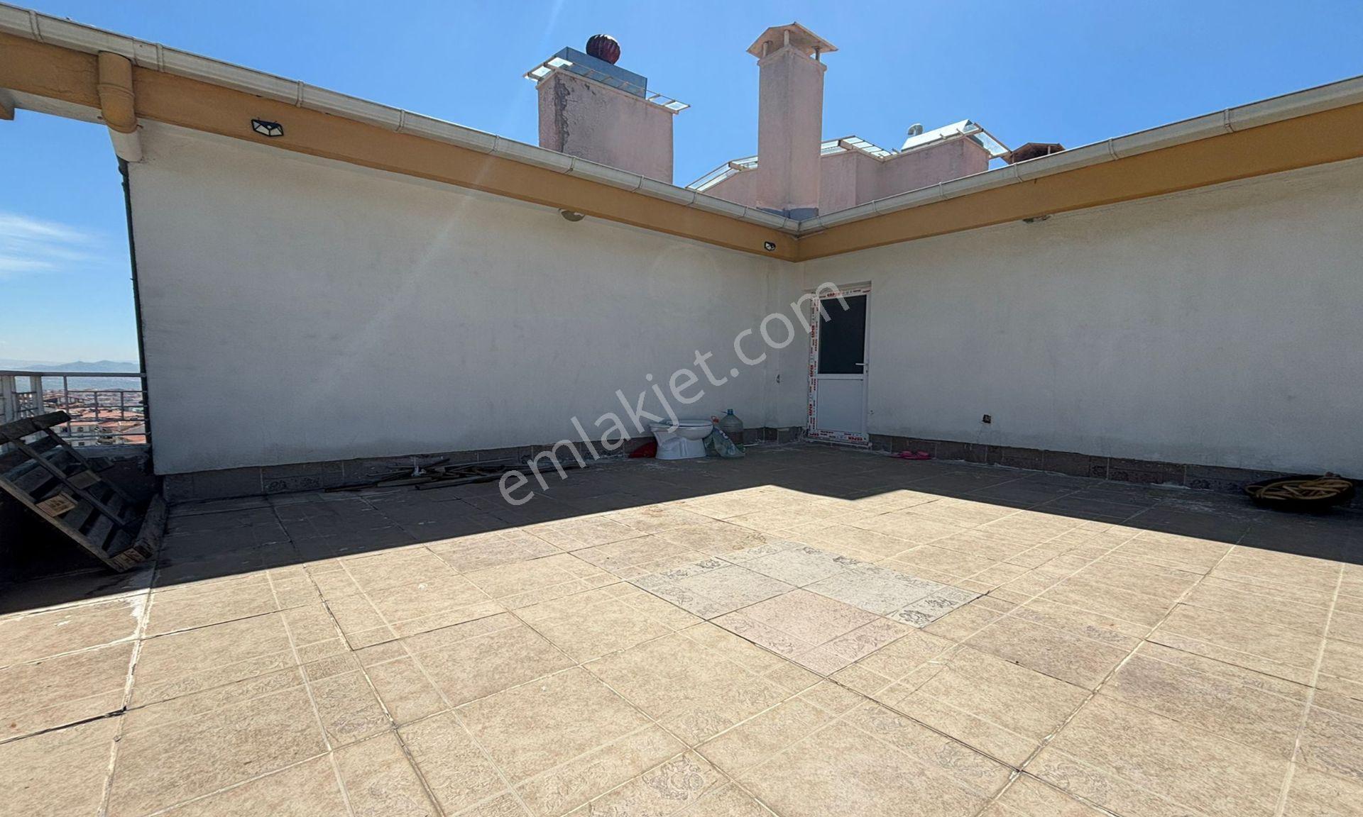 Bulvar'dan Kafkaslarda Kök Tapulu Satılık 5+1 Site İçinde Dübleks Daire - Görsel 16