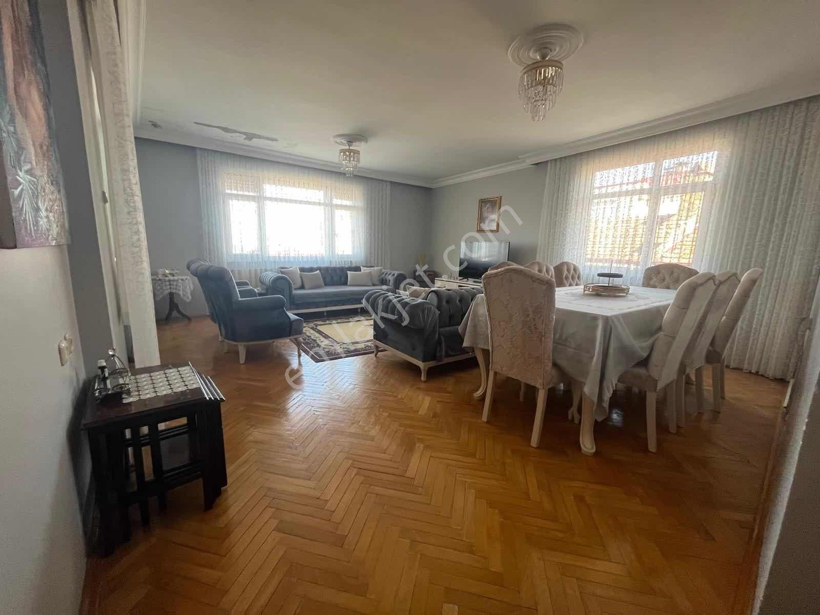 Gazipaşa Mahallesi'nde Satılık 7+2 Dubleks Daire - Görsel 22
