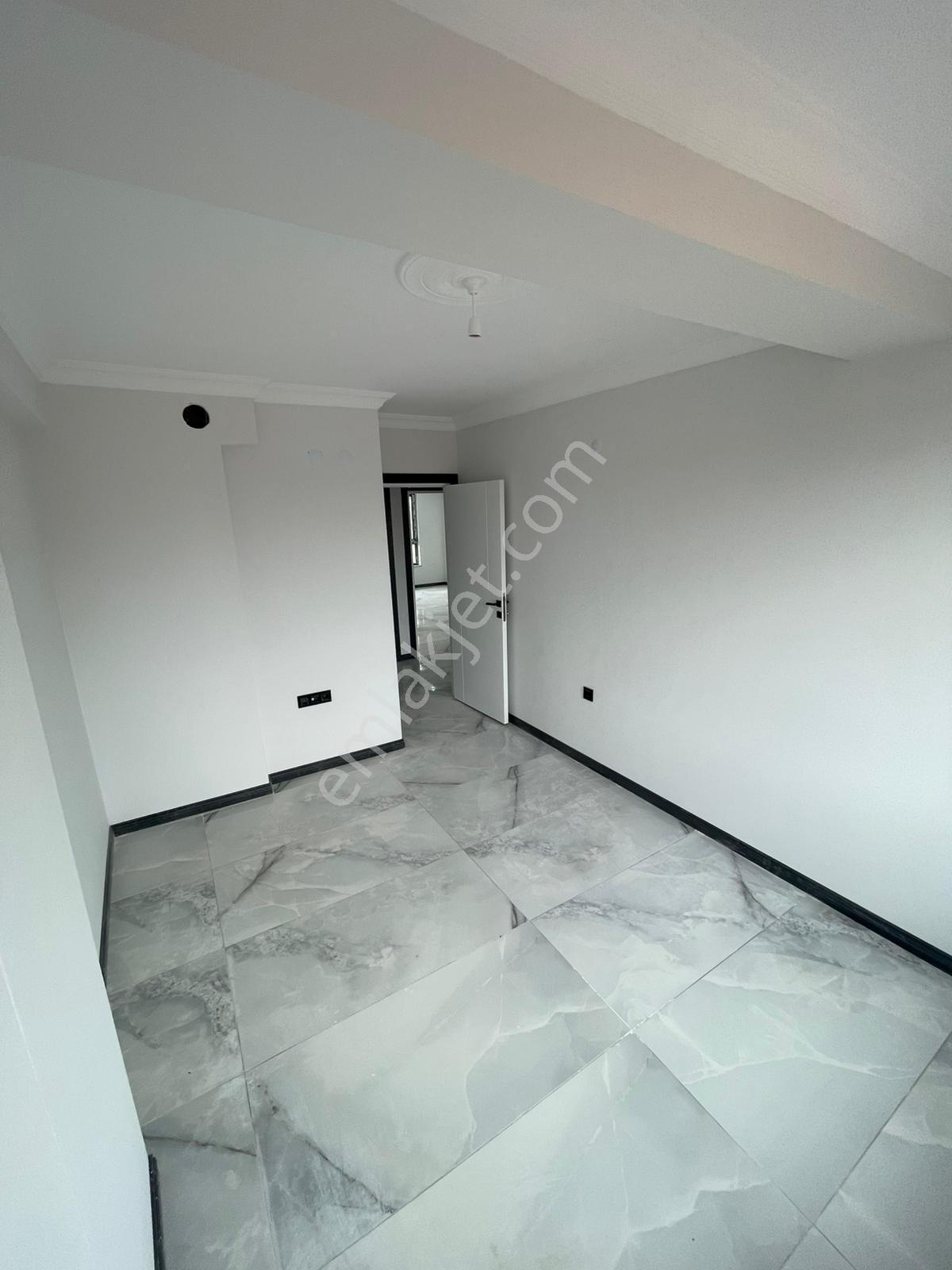 2+1-105 M2-asansörlü-lüks Daire-araç Takasına Uygun - Görsel 5