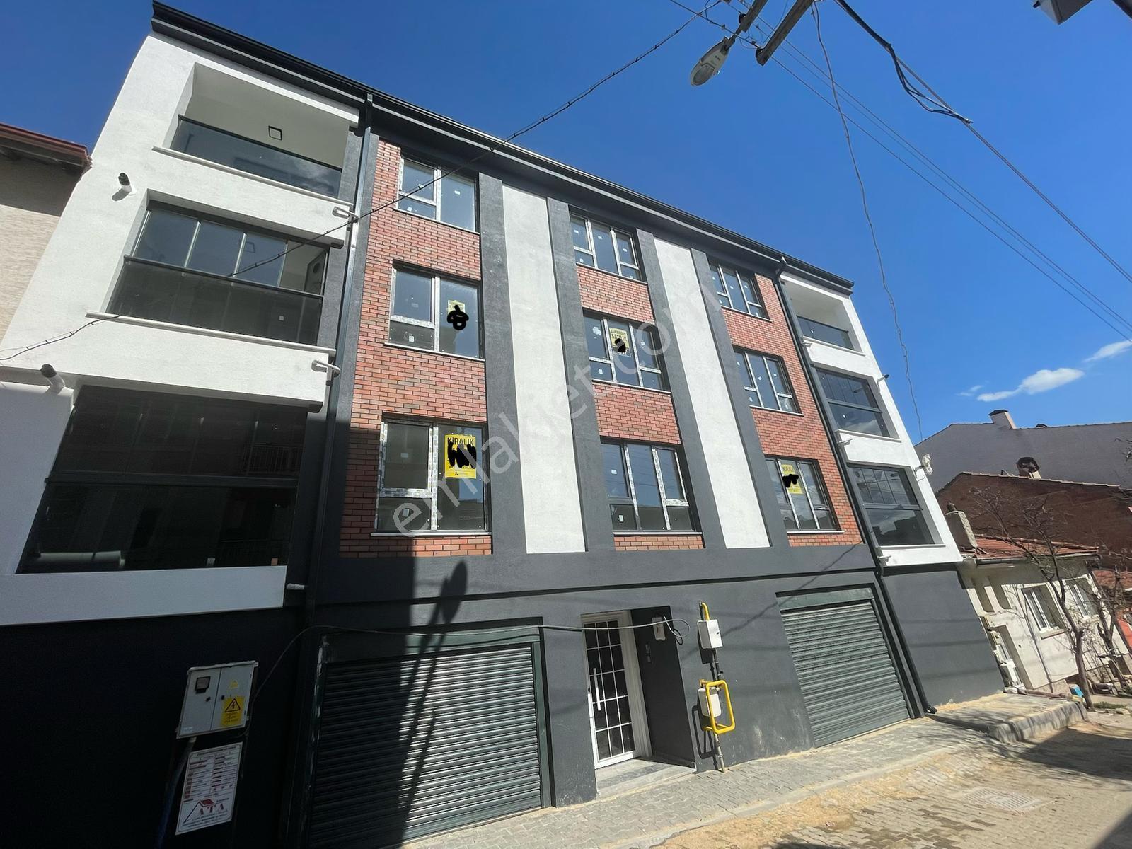 2+1-105 M2-asansörlü-lüks Daire-araç Takasına Uygun - Görsel 14