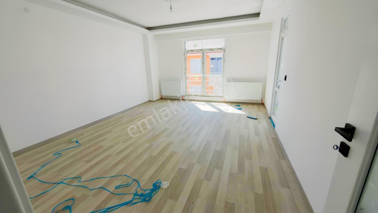 Remax Dem'den Erzincan Merkezde Satılık Lüks 3+1 Daire - Görsel 3