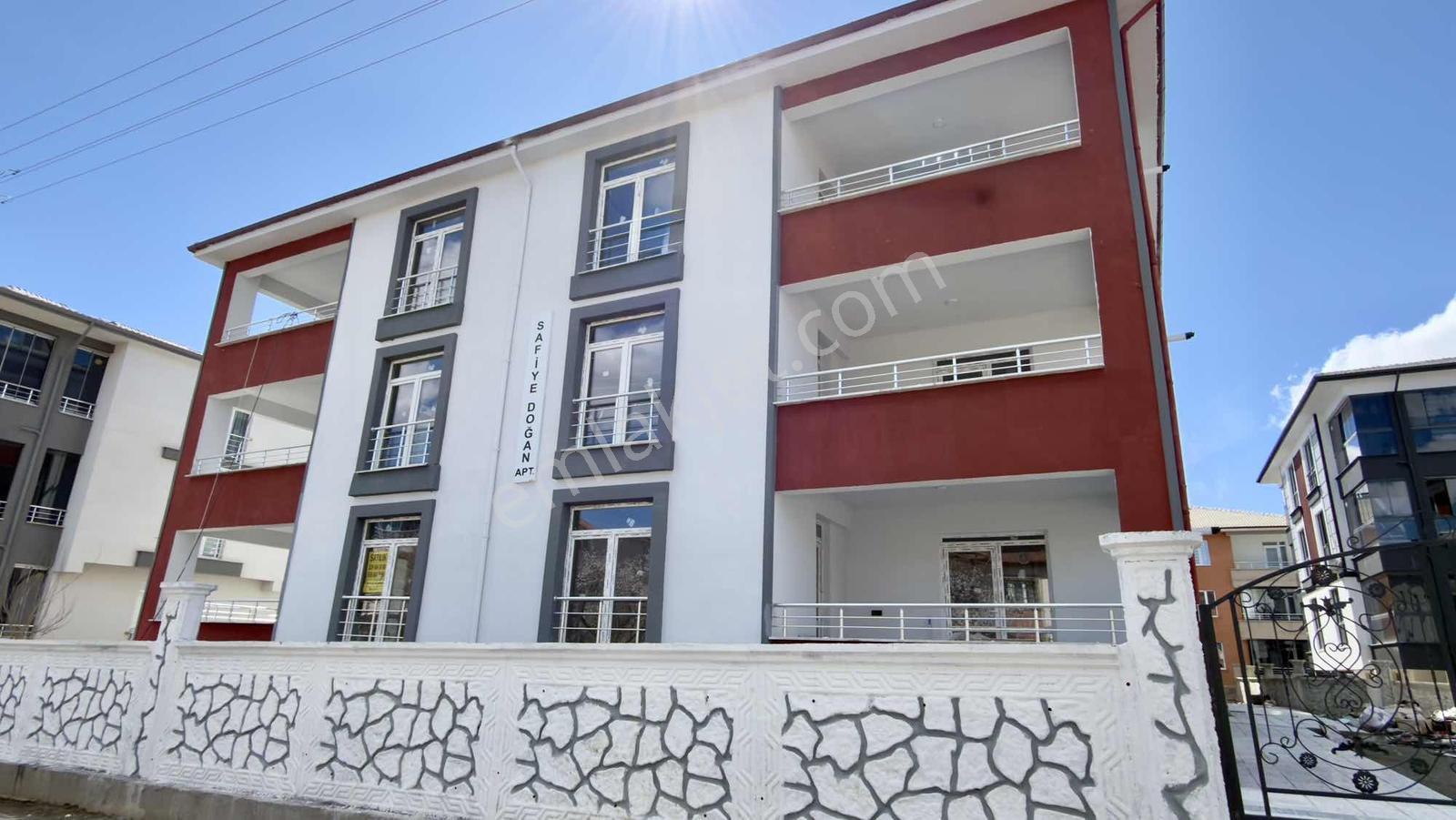 Remax Dem'den Erzincan Merkezde Satılık Lüks 3+1 Daire