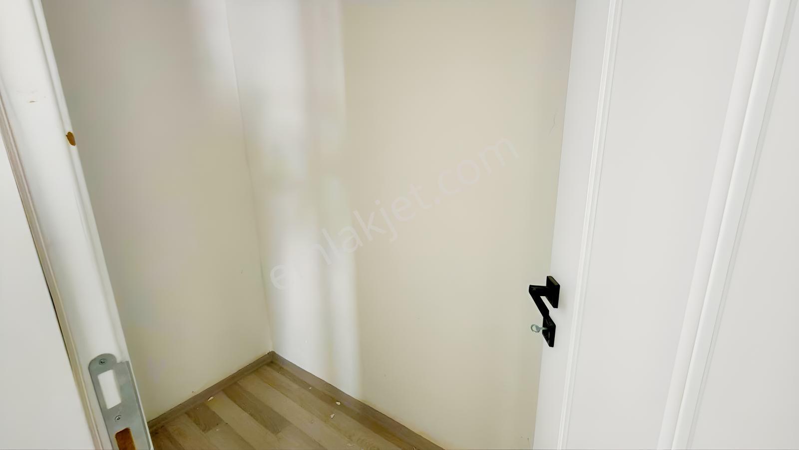 Remax Dem'den Erzincan Merkezde Satılık Lüks 3+1 Daire - Görsel 17