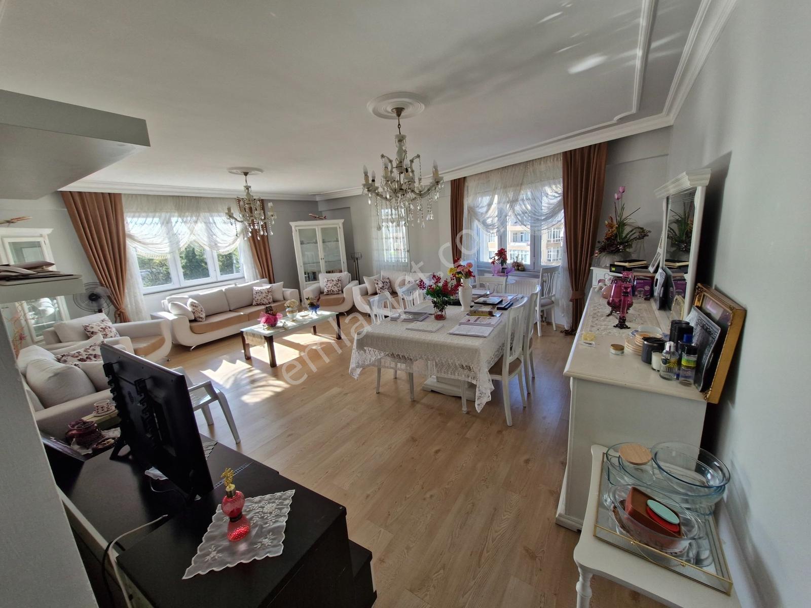 Muhittin Mah.millet Bahçesi Manzaralı, 150m² Satılık 3+1 Daire - Görsel 19
