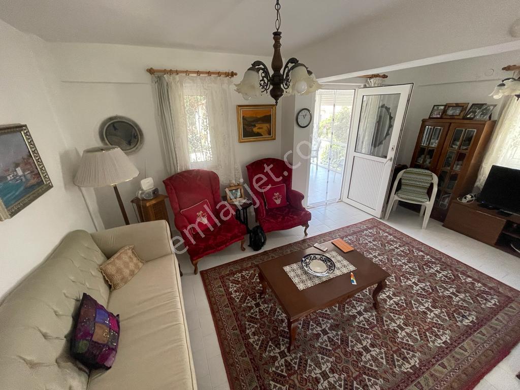 Kadınlar Denizi'nde Havuzlu Sitede Geniş 4+1 Villa - Görsel 10