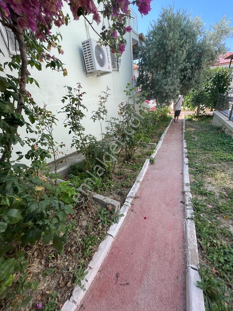 Kadınlar Denizi'nde Havuzlu Sitede Geniş 4+1 Villa - Görsel 2