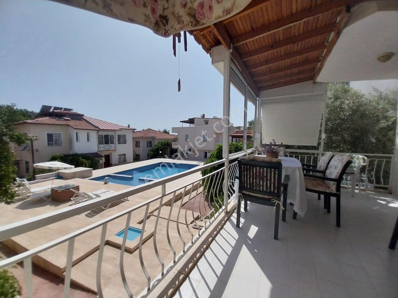 Kadınlar Denizi'nde Havuzlu Sitede Geniş 4+1 Villa - Görsel 7