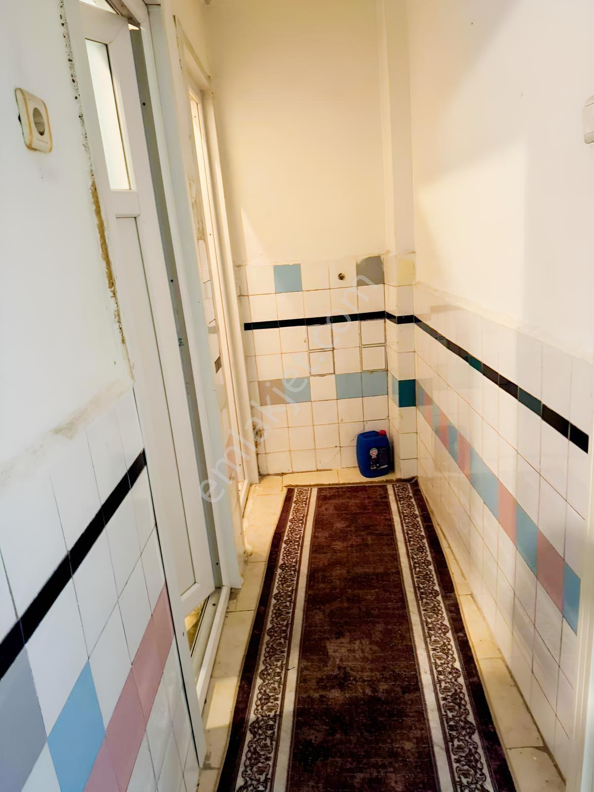 Merkezi Konumda Kiralık Giriş Katı 1 + 1 Daire - Görsel 5