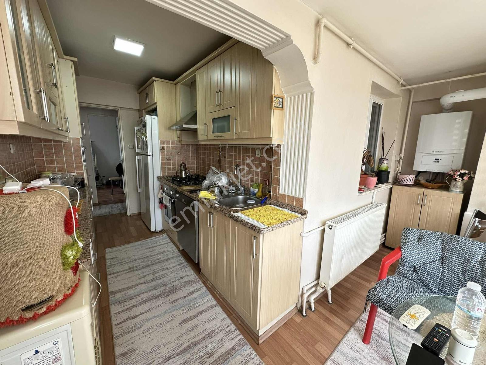 Gaziemir Zafer Mah. 3+1 125 M2 Bakımlı Satılık Daire - Görsel 15