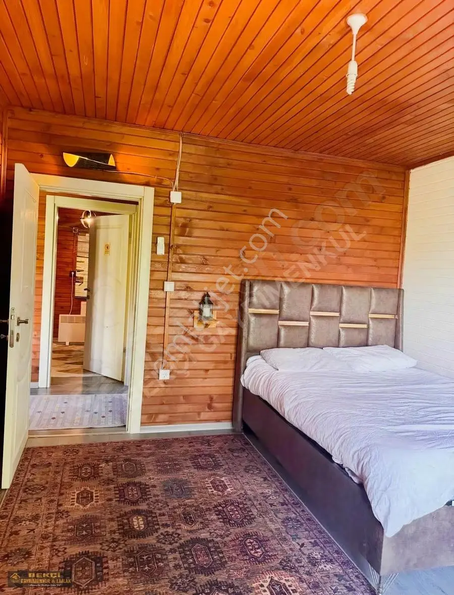 Hatipler Köyünde 2+1 120 M2 Ahşap Ev Ve Arsası Satılıktır - Görsel 3