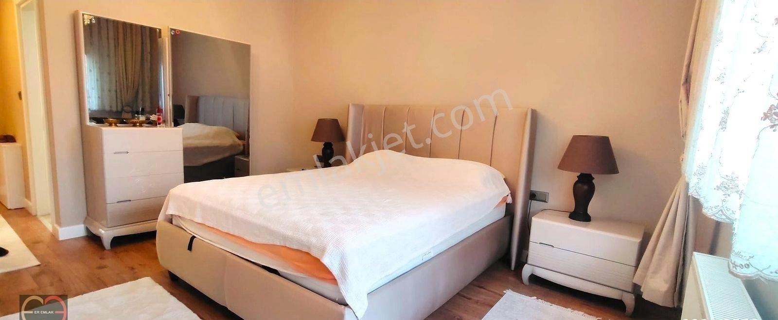 Bağlıca Merkezde Eşyalı 6+1 270 M2 Büyük Bahçeli Lüks Villa - Görsel 11