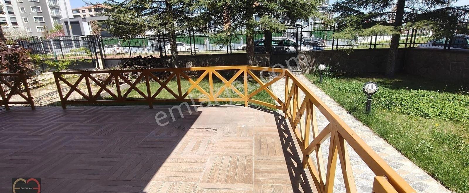 Bağlıca Merkezde Eşyalı 6+1 270 M2 Büyük Bahçeli Lüks Villa - Görsel 18
