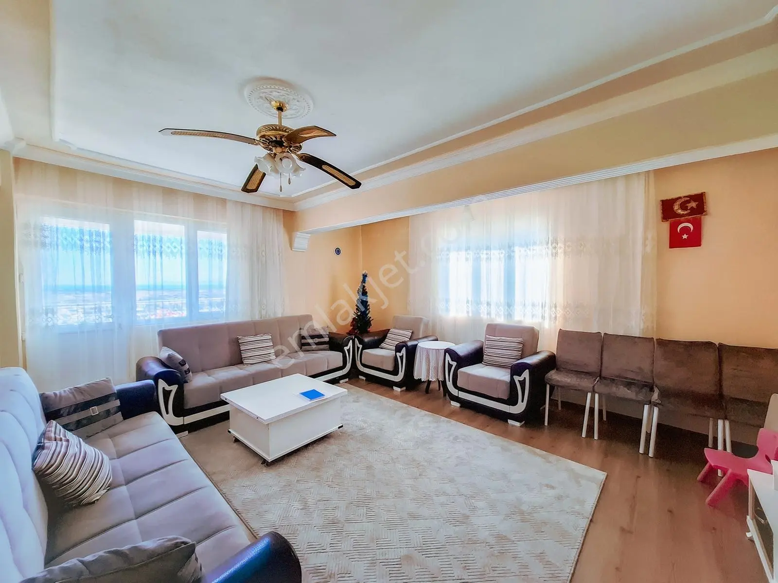 Panoramık Denız Manzaralı, Genış Ve Ferah 3+1 Daire