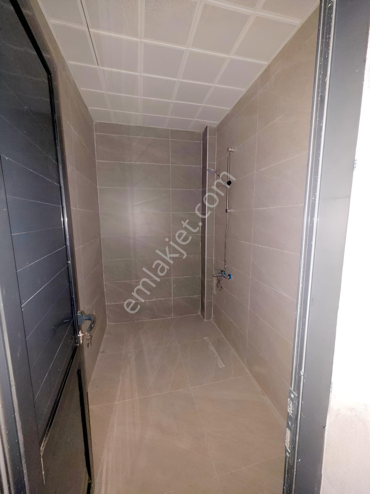 Çomaklı'da Toki'nin Yaptığı İşyerlerinde 150 M² Satılık Dükkan - Görsel 4