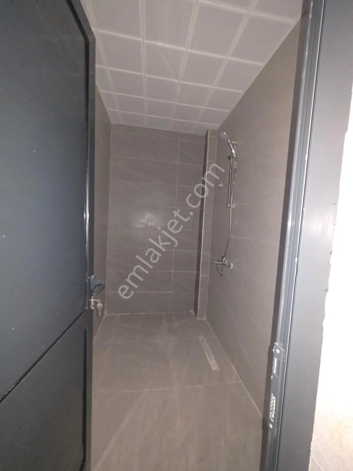 Çomaklı'da Toki'nin Yaptığı İşyerlerinde 150 M² Satılık Dükkan - Görsel 3