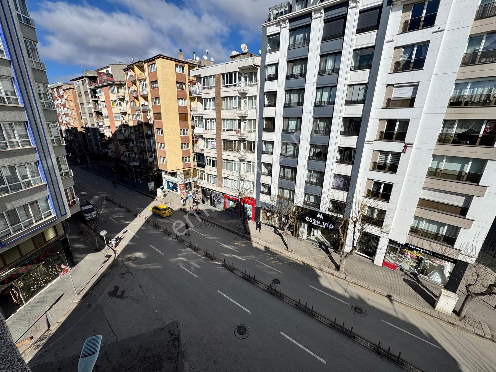 Kentsel Dönüşüme Uygun Yatırımlık 3+1 Köşe Parsel Satılık Daire - Görsel 4
