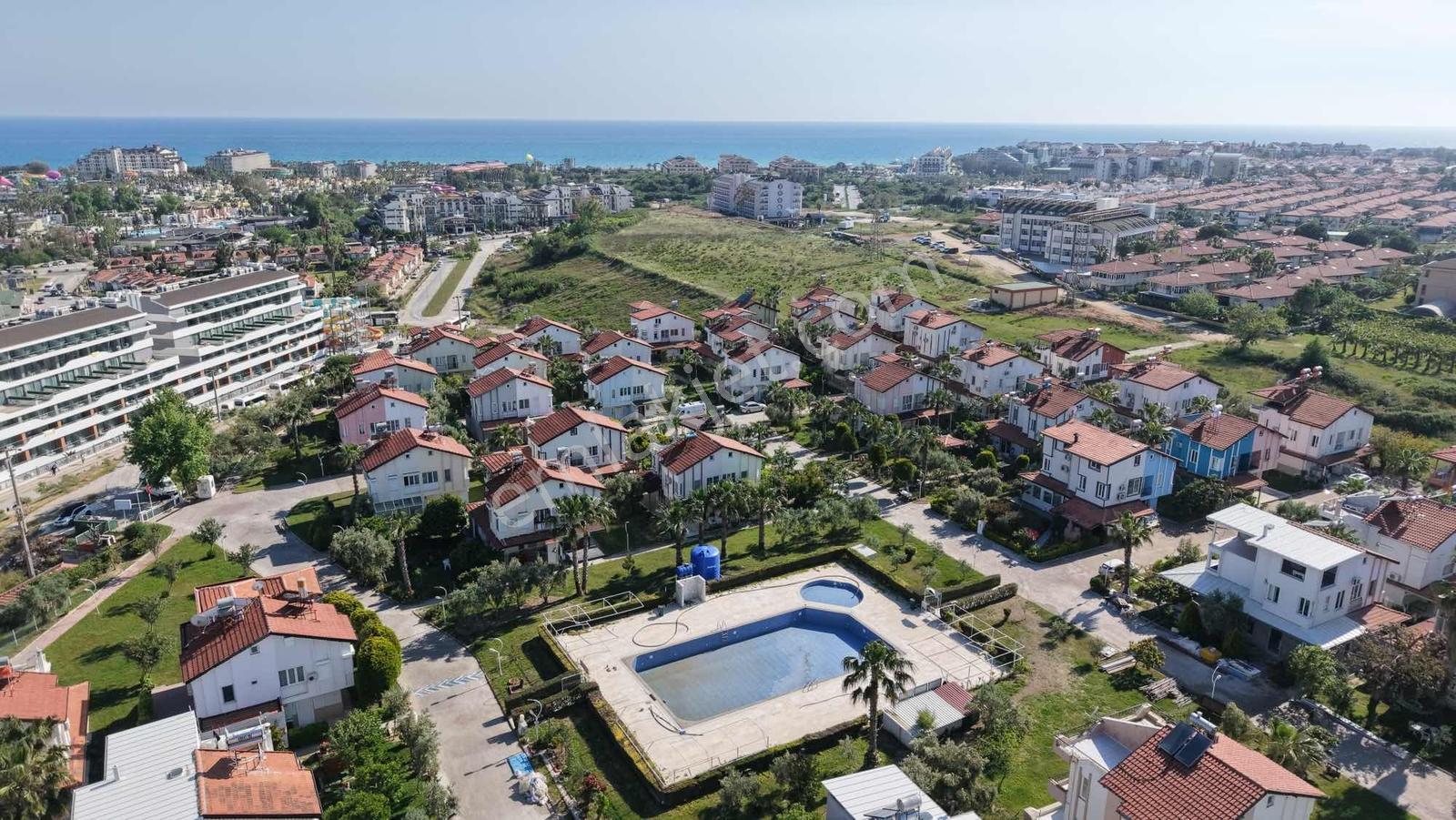 Manavgat'ta Denize Yürüme Mesafesinde 4+1 Havuzlu Site İçi Villa - Görsel 10