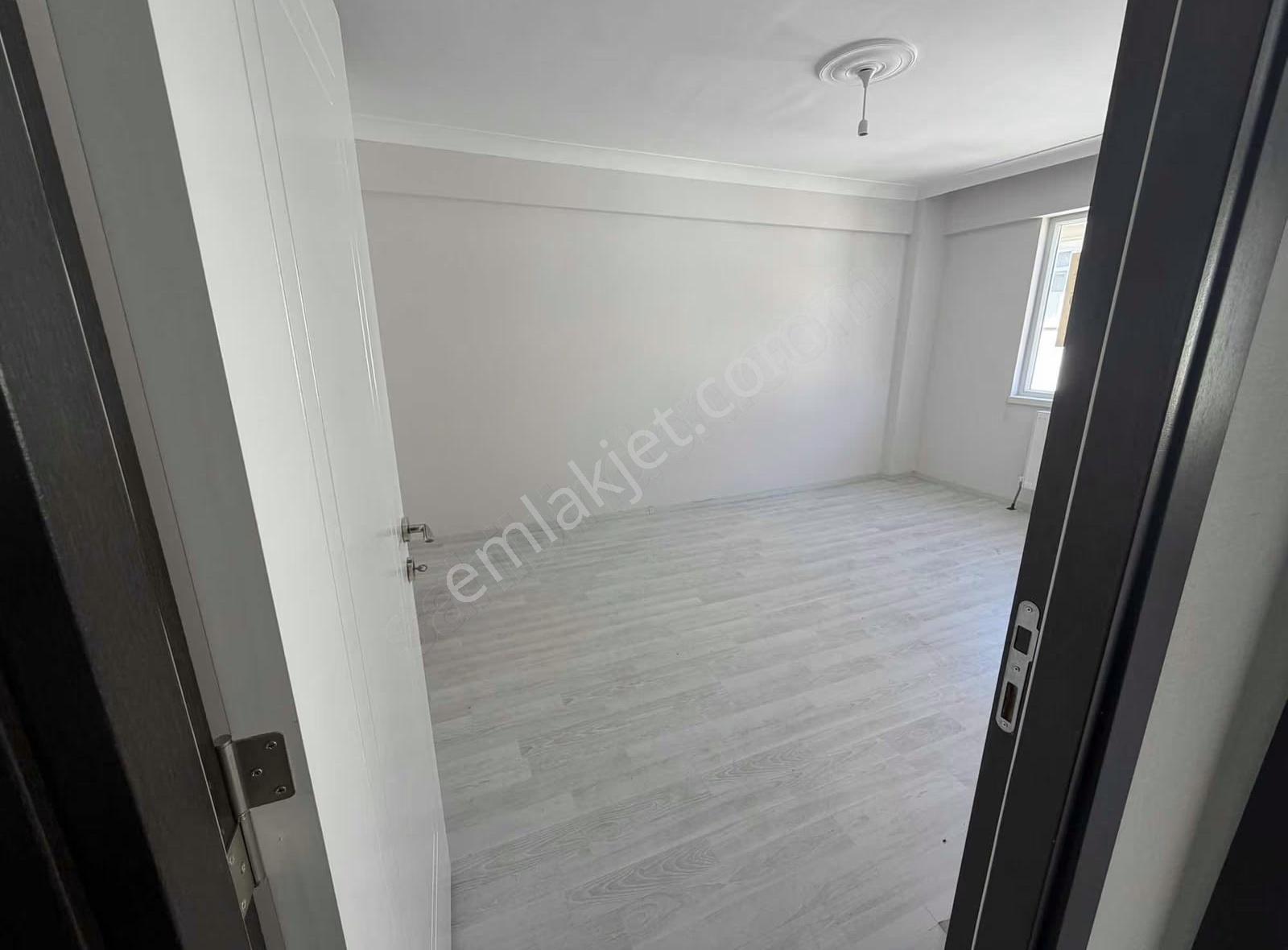 Masrafsız Ara Kat Giyinme Odalı Kilerli 4+1 Ferah Yaşam Alanı - Görsel 4