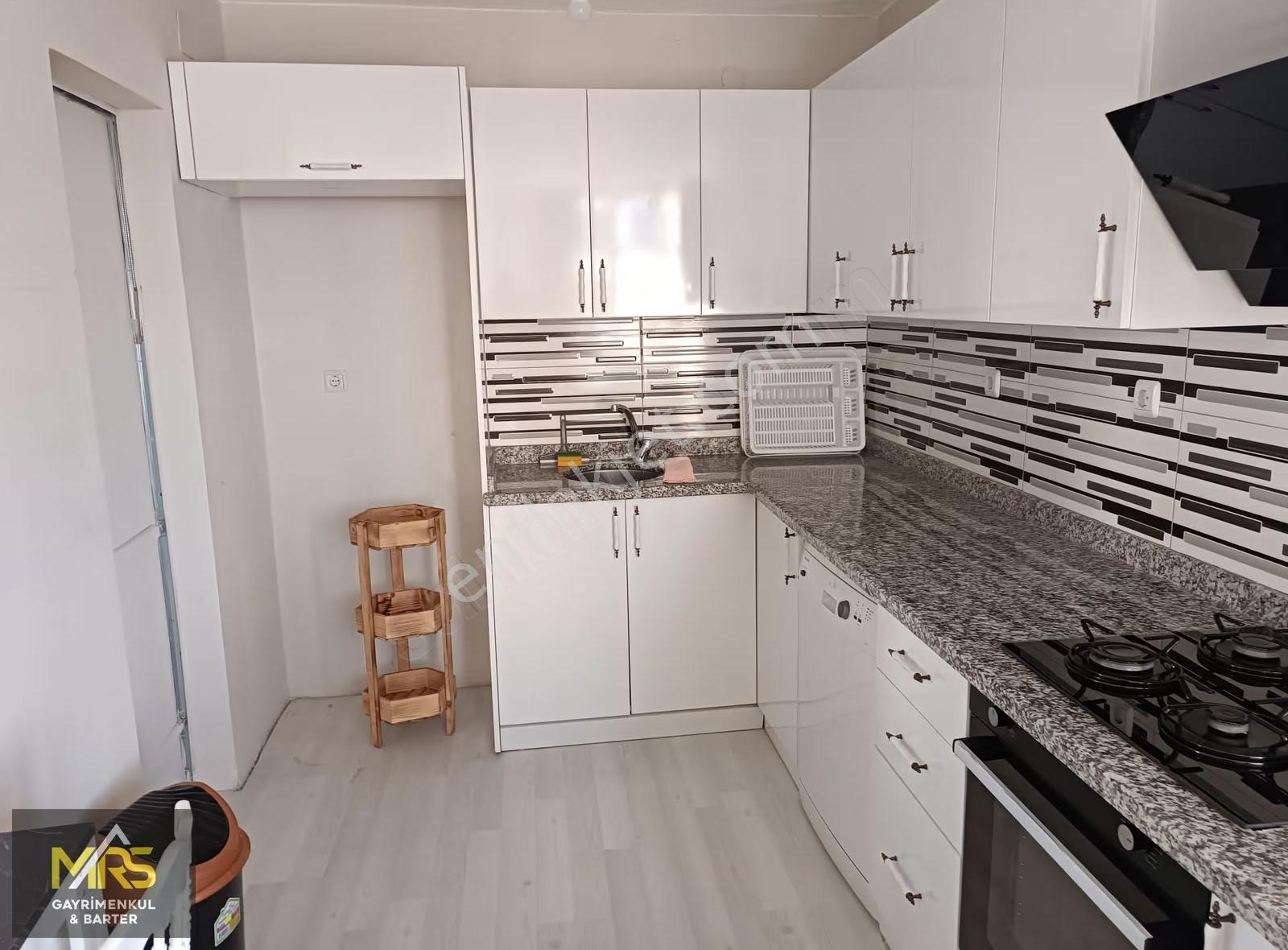 Mrs Gayrimenkulden Denize Sıfır Lüks Sitede Satılık 1+1 - Görsel 6