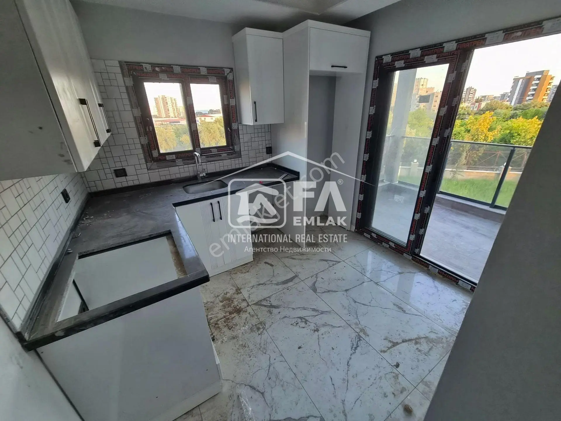 Fa Emlak'tan Mezitli 75.yıl Mah. Havuzlu Lüks 2+1 Kiralık Daire