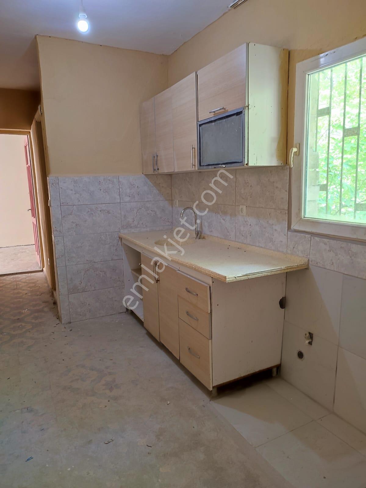 Karabağlar Çitlenbik' Te 81 M2 2+1 2 Katlı Bahçeli Bina Satılık. - Görsel 17