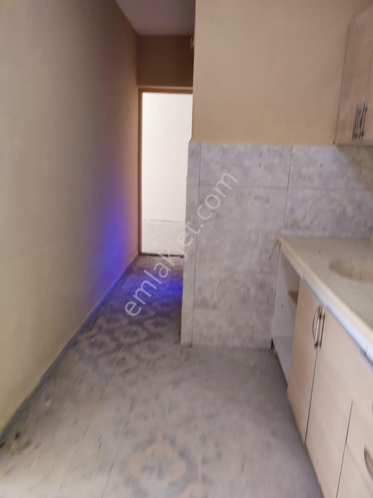 Karabağlar Çitlenbik' Te 81 M2 2+1 2 Katlı Bahçeli Bina Satılık. - Görsel 18