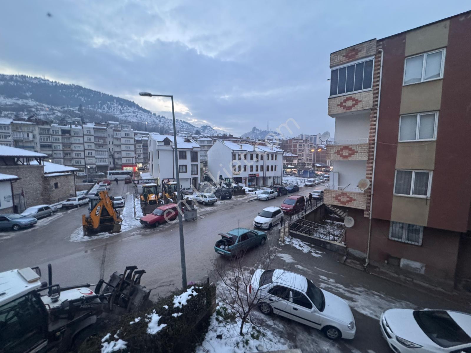 Maliye Yakınlarında Arakat Balkonlu 3+1 Site İçerisinde Kiralık - Görsel 8