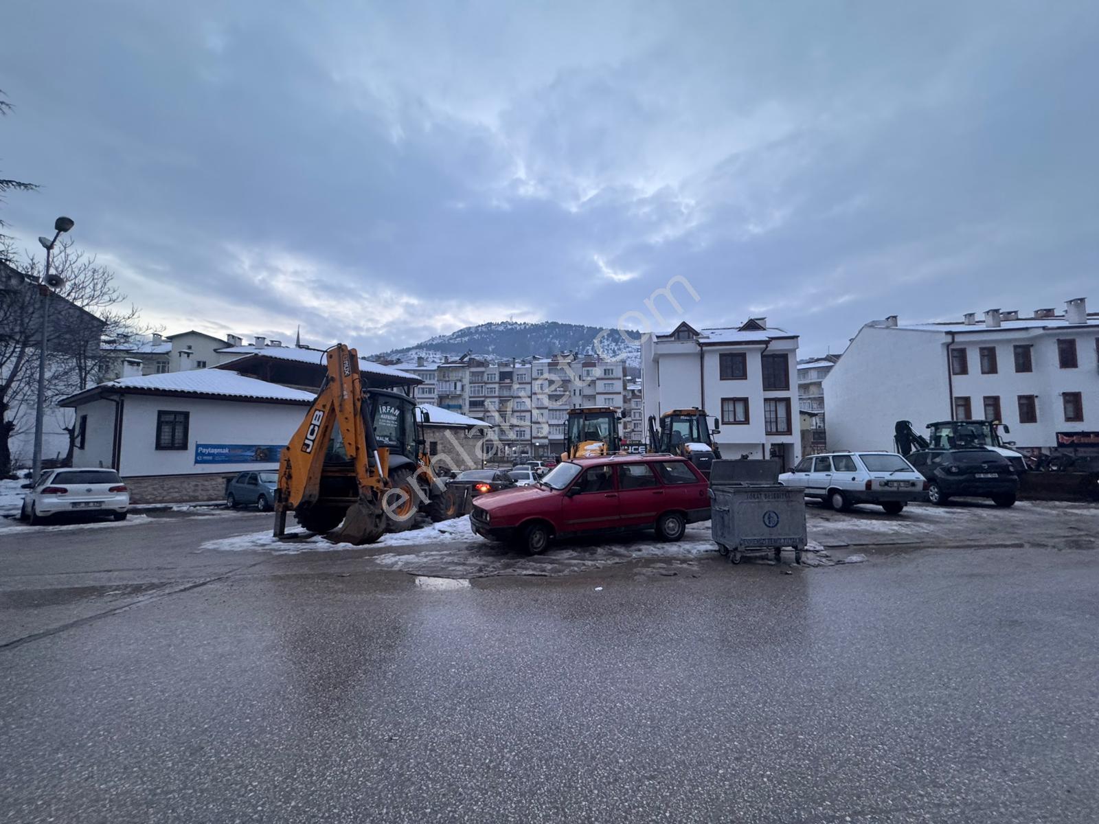 Maliye Yakınlarında Arakat Balkonlu 3+1 Site İçerisinde Kiralık - Görsel 28
