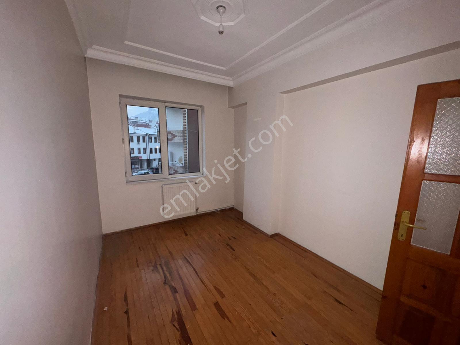 Maliye Yakınlarında Arakat Balkonlu 3+1 Site İçerisinde Kiralık - Görsel 6