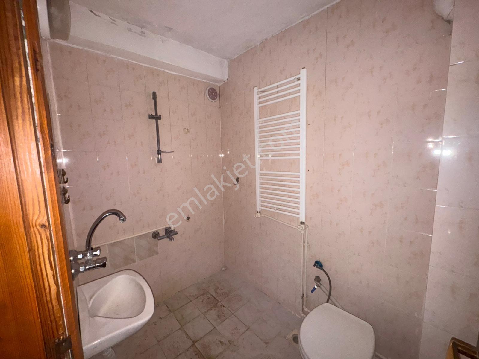 Maliye Yakınlarında Arakat Balkonlu 3+1 Site İçerisinde Kiralık - Görsel 21