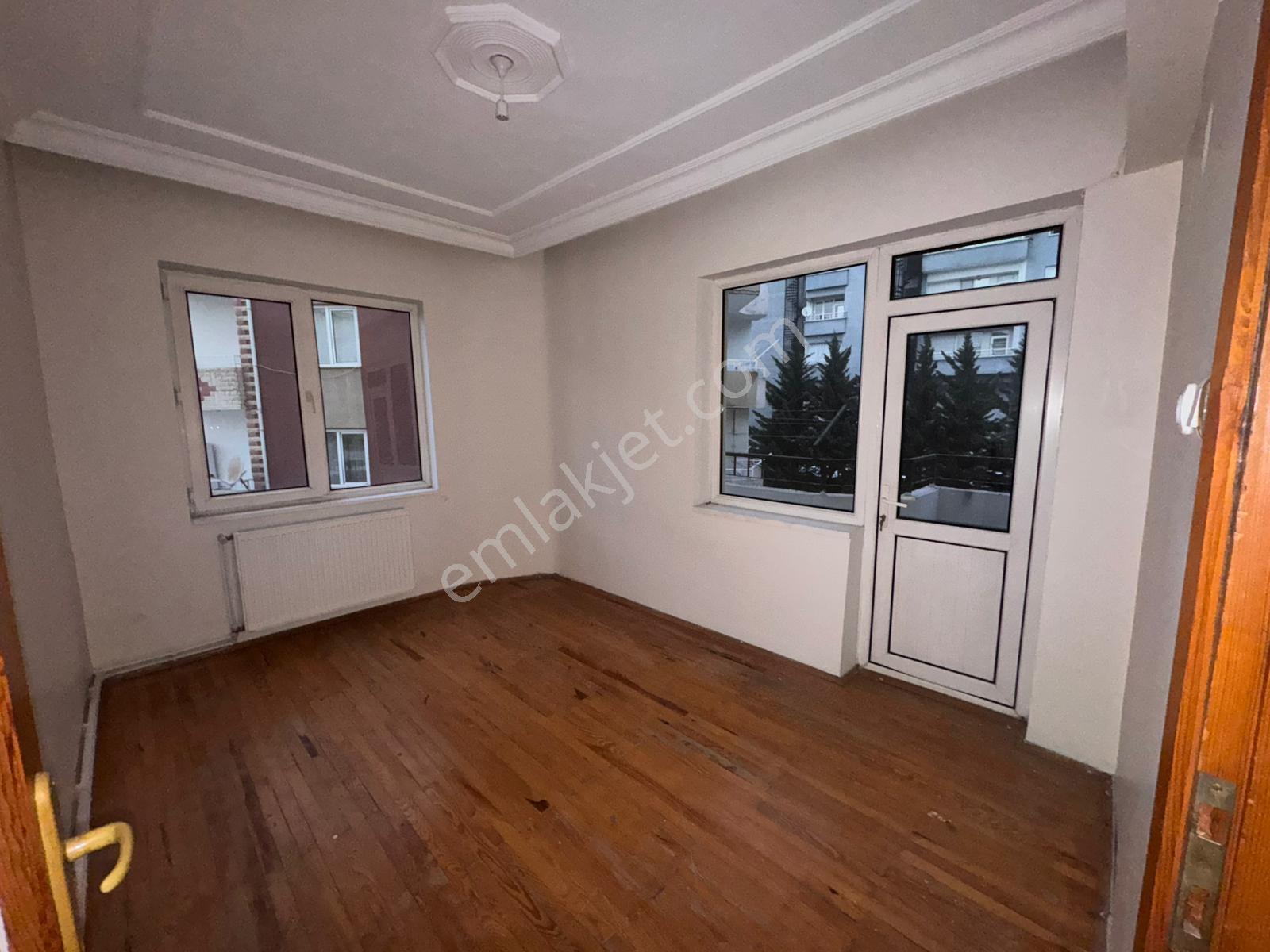 Maliye Yakınlarında Arakat Balkonlu 3+1 Site İçerisinde Kiralık - Görsel 5