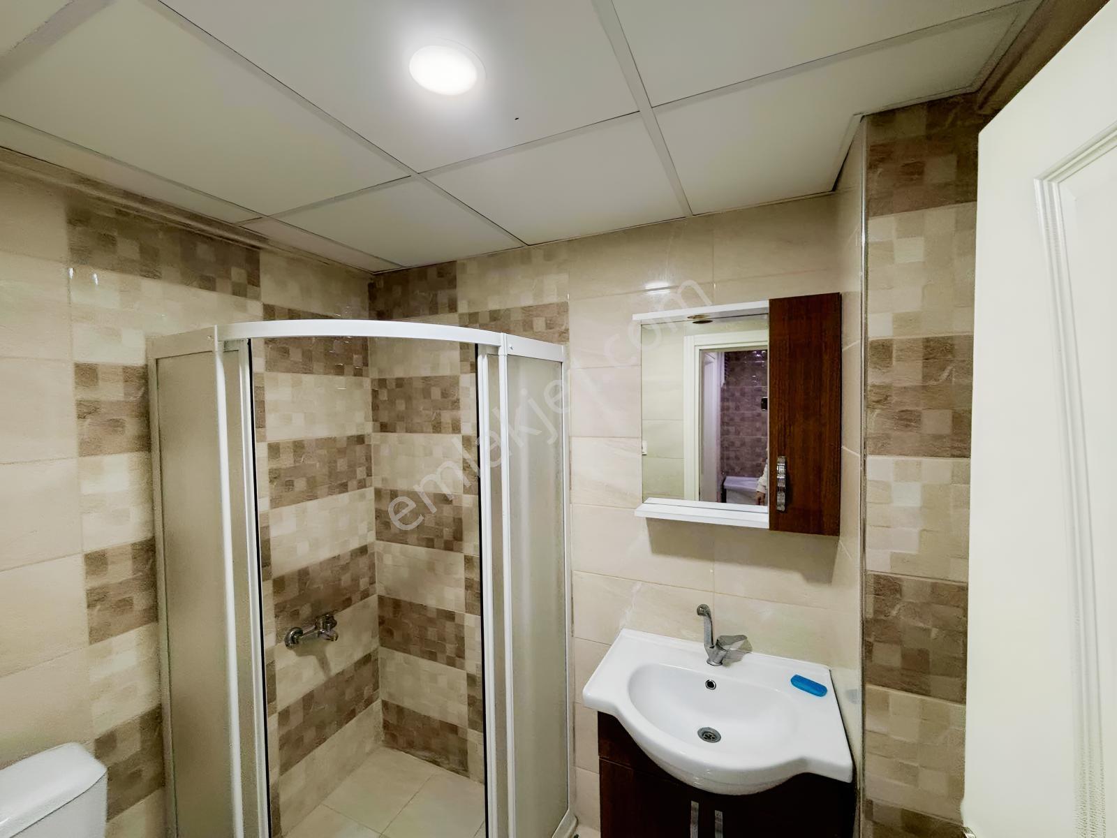 Altınkaya Mah.de Asansörlü 160 Metrekare 3+1 Kiralık Geniş Daire - Görsel 32