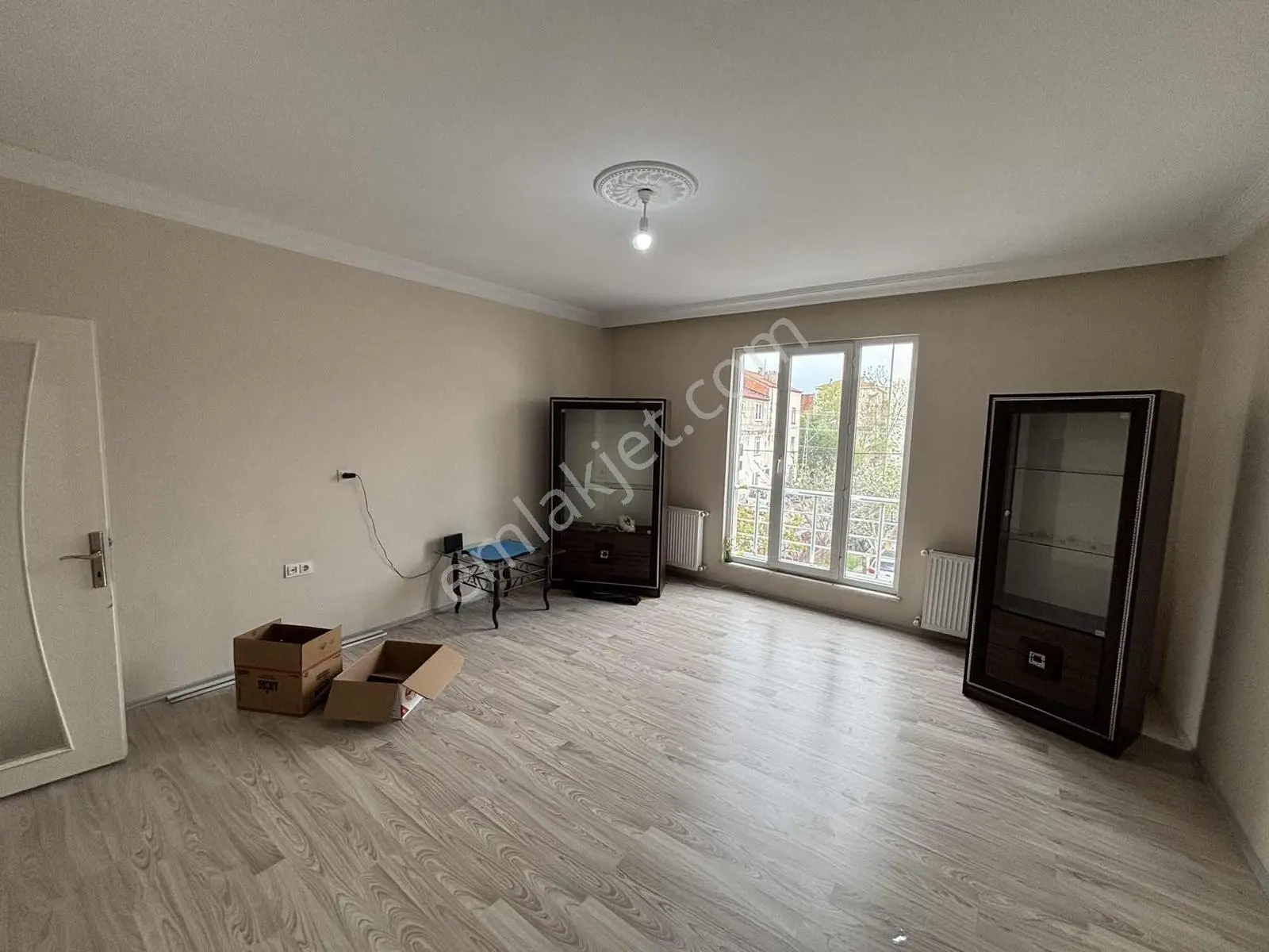 Altınkaya Mah.de Asansörlü 160 Metrekare 3+1 Kiralık Geniş Daire - Görsel 3