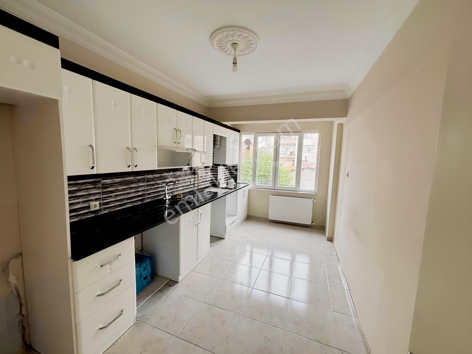 Altınkaya Mah.de Asansörlü 160 Metrekare 3+1 Kiralık Geniş Daire - Görsel 6